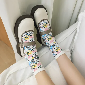 5color נשים פרחוני הדפסה אלסטיות גרביים ארוכות אופנה יפנית Kawaii גרביים אתני Harajuku רטרו וינטג הצוות גרביים בסגנון קוריאני
