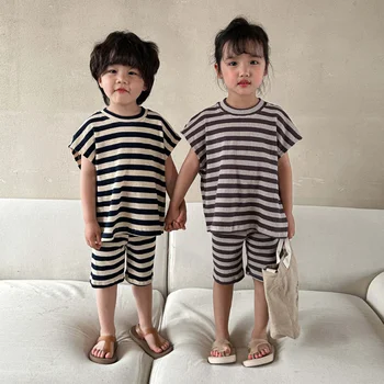 ילדים בקיץ וופל חליפת בנות פסים בגדי קיץ 2023 התינוק החדש בחורים מזדמנים האפוד עם בגדים קצרים.