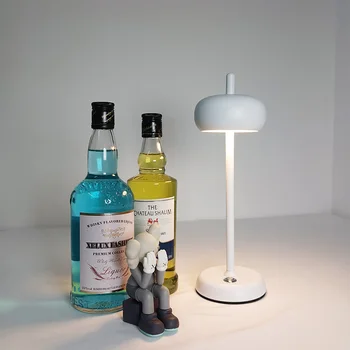 יצירתי LED השינה מנורת שולחן אמנות ועיצוב דקורטיביים מנורת קמפינג מסעדה בר מודרני USB לטעינה מנורת שולחן מגע