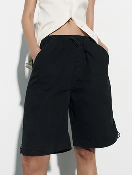 מכנסיים קצרים לנשים 2023 כיסי צד אמצע המותן מטען סגנון שרוך מכנסי ברמודה ו-מעצור מתכוונן שולי שחורים קצרים.