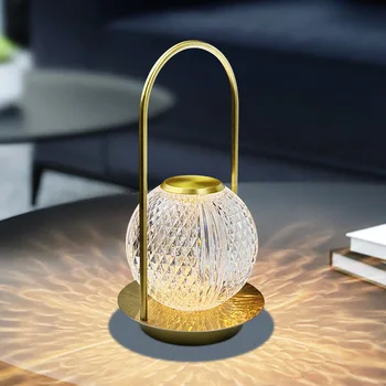 רטרו יצירתי נייד מתכת מנורת שולחן חדר שינה סלון מנורת שולחן הלילה רומנטי קישוט הבית פסלונים דקורטיביים